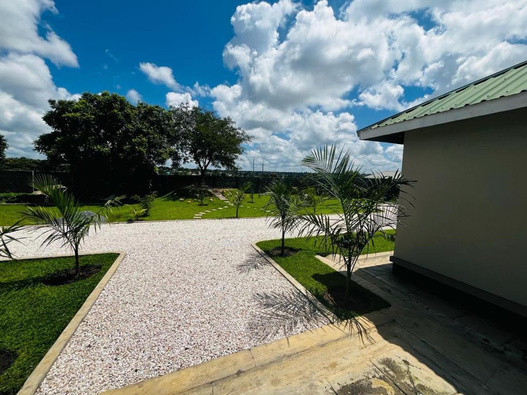 Elisheva Apartment Ndola Esterno foto
