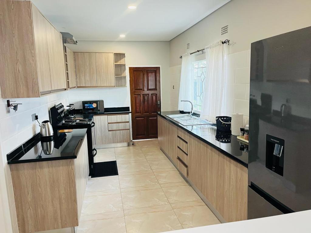 Elisheva Apartment Ndola Esterno foto