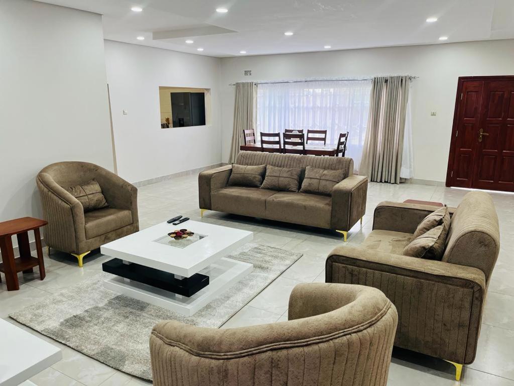 Elisheva Apartment Ndola Esterno foto