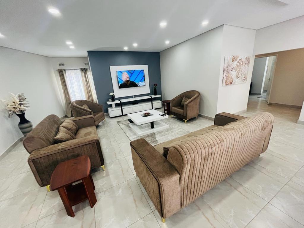 Elisheva Apartment Ndola Esterno foto